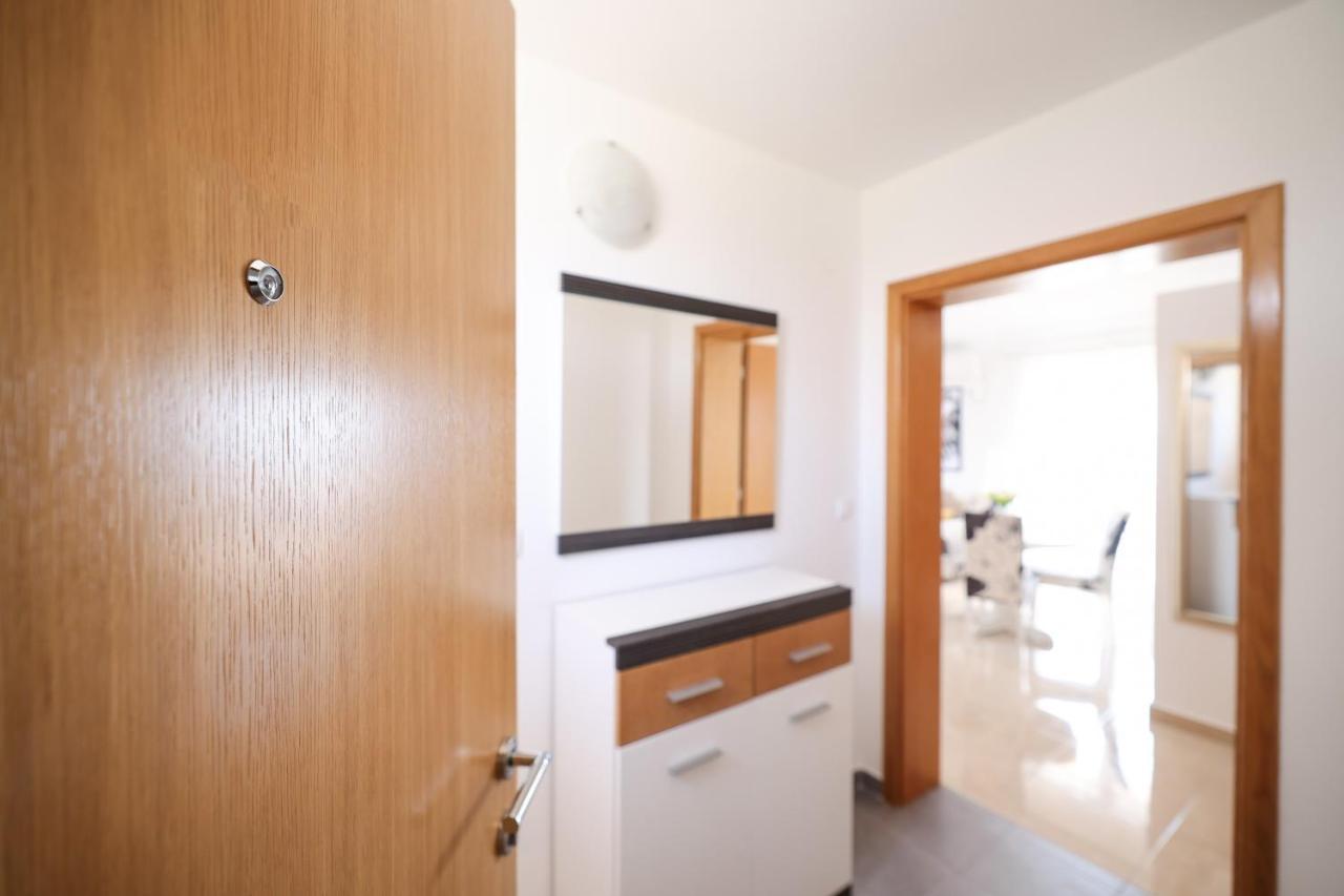 Chill 4 Real Sea View Mandre Apartment Екстериор снимка