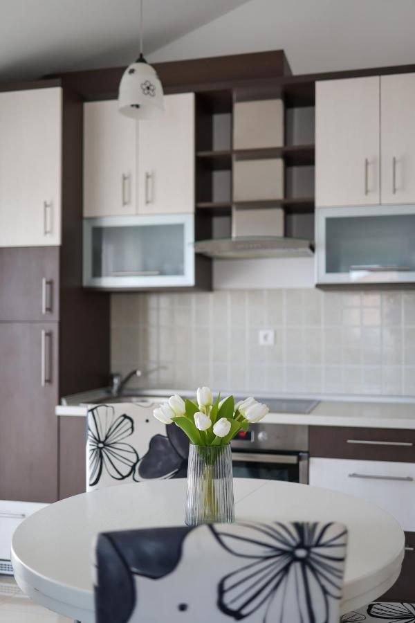 Chill 4 Real Sea View Mandre Apartment Екстериор снимка